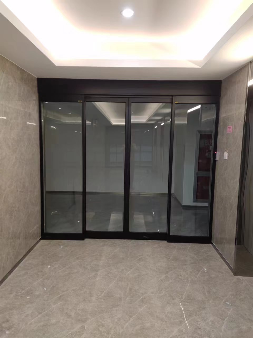 高淳区玻璃伸缩门